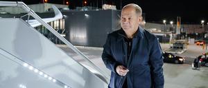 Bundeskanzler Olaf Scholz (SPD) reist mit dem neuen Airbus A350 „Konrad Adenauer“ nach Argentinien, um seine Lateinamerika-Reise zu beginnen.