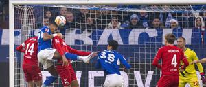 Schalke und Köln boten viel Krampf und wenig Spielkultur.