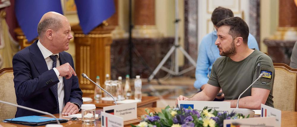Das vorerst letzte Treffen von Angesicht zu Angesicht - am 16. Juni vergangenen Jahres reiste Kanzler Scholz in die Ukraine zu Präsident Selenskyj.