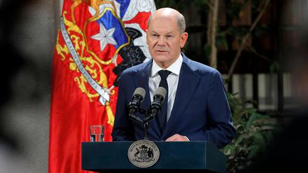 Bundeskanzler Scholz bei einer Rede in Santiago de Chile.