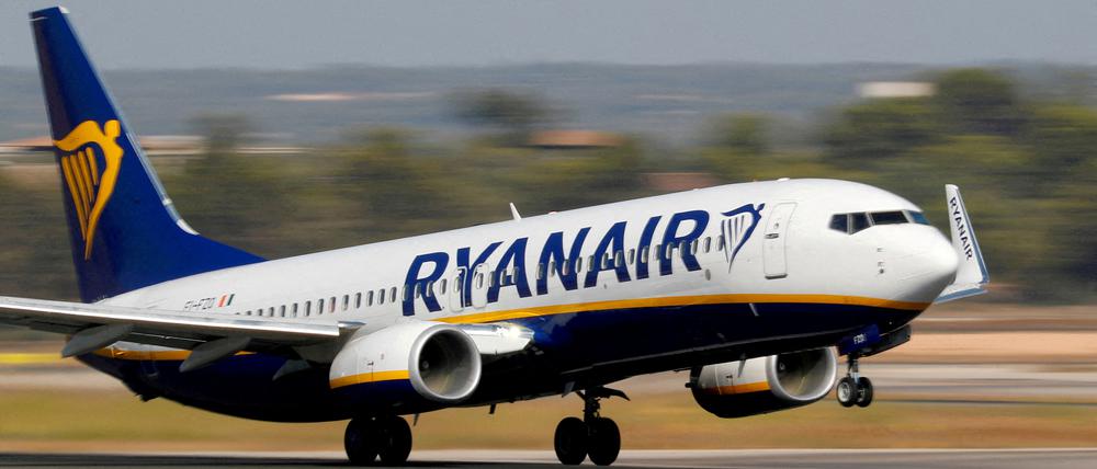 Eine Ryanair Boeing 737-800 startet auf Mallorca. 