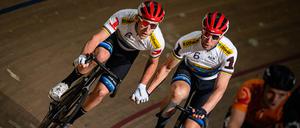Hand in Hand zum Sieg! Für die Berliner Roger Kluge und Theo Reinhardt war es bereits der zweite gemeinsame Sieg im Velodrom.