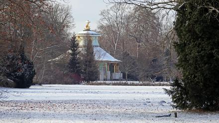 Das chinesische Teehaus im Park Sanssouci. Den drohenden Eintritt für den Park diskutiert die Stadt weiter rege. 
