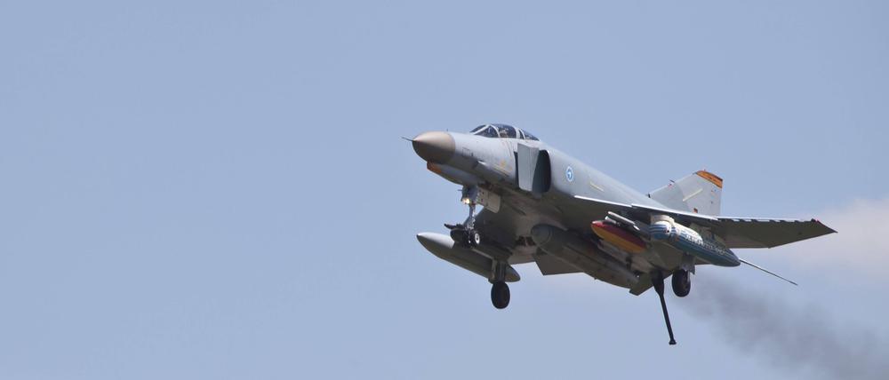 Ein Kampfflugzeug vom Typ F-4 Phantom (Symbolbild)