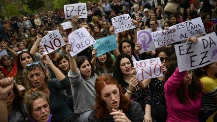 Die spanische Regierung hat die Überarbeitung eines wegweisenden Gesetzes gegen sexuelle Gewalt angekündigt (Symbolbild).