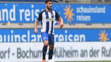 Tolga Cigerci streift wieder das altbekannte Hertha-Trikot über.