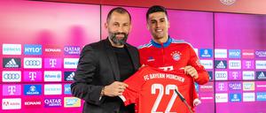 Der FC Bayern hat noch einmal zugeschlagen und die Defensive verstärkt.