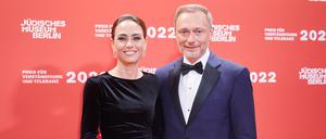 Christina Lindner mit Ehefrau Franca Lehfeldt im Herbst 2022.