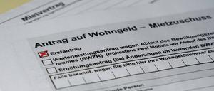 Wer Wohngeld beantragt, muss lange warten.