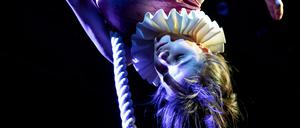 Die Show „in_between“ des Circo Aereo im Chamäeleon Theater.