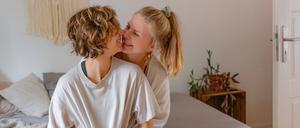 Kira und Saskia sind seit eineinhalb Jahren Mütter.
