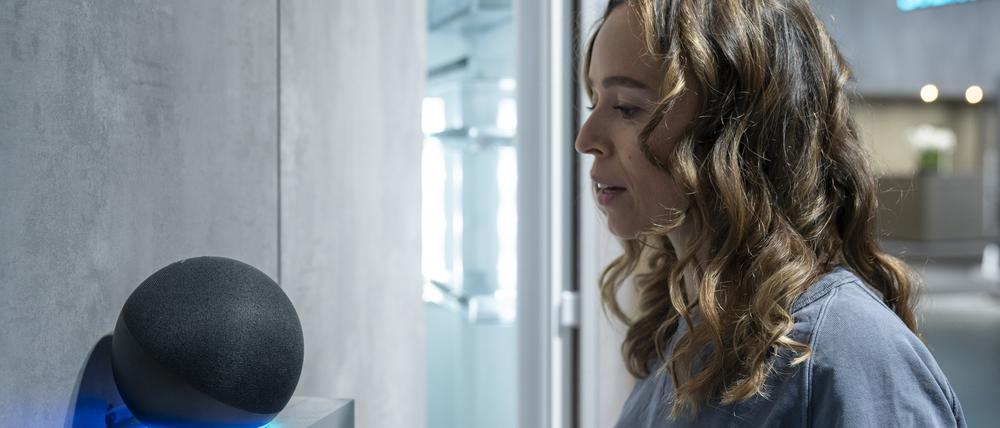 Mithilfe der Sprachassistentin Alexa von Amazon lässt sich auch ein der Kühlschrank öffnen.