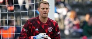  Bayerns Torhüter Manuel Neuer vor dem Spiel in Aktion. Sportvorstand Hasan Salihamidzic hat sich über ihn geäußert. 