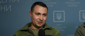 Kyrylo Budanov und Andrii Yermak (von links nach rechts)