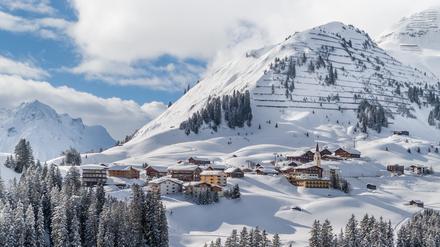 Wie ein Bilderbuchdorf liegt Warth im größten zusammenhängenden Skigebiet des Landes.