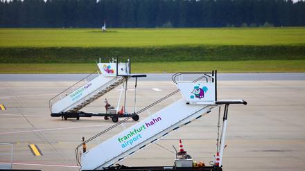 Gangways auf dem Flughafen Frankfurt-Hahn