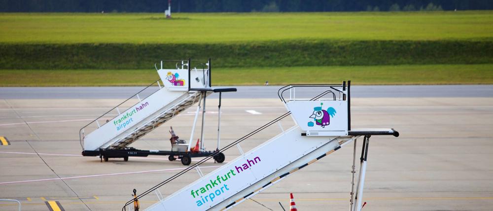 Gangways auf dem Flughafen Frankfurt-Hahn