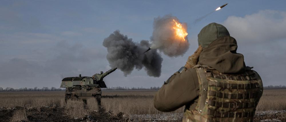 Ukrainische Militäreinheit im Februar 2023 mit einer deutschen Panzerhaubitze 2000.