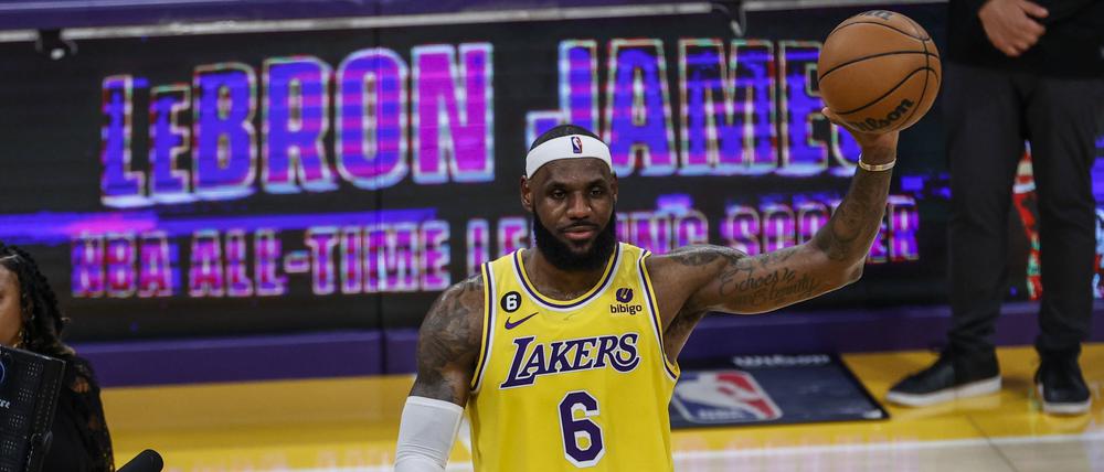 Der Beste. LeBron James lässt sich feiern, dass sein Team das Spiel gegen Oklahoma verlor (99:104) war Nebensache.