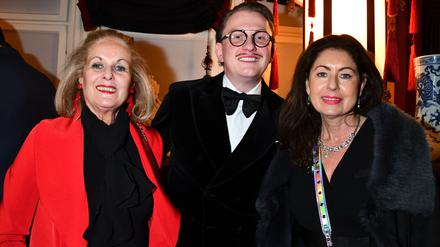 Alexandra Oetker, Jan-Henrik M. Scheper-Stuke, Christiane Scharf bei der Geburtstagsfeier von Krawatten-Unternehmer Jan-Henrik M. Scheper-Stuke in Berlin.