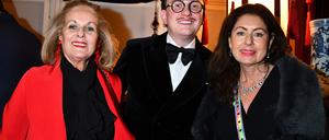 Alexandra Oetker, Jan-Henrik M. Scheper-Stuke, Christiane Scharf bei der Geburtstagsfeier von Krawatten-Unternehmer Jan-Henrik M. Scheper-Stuke in Berlin.