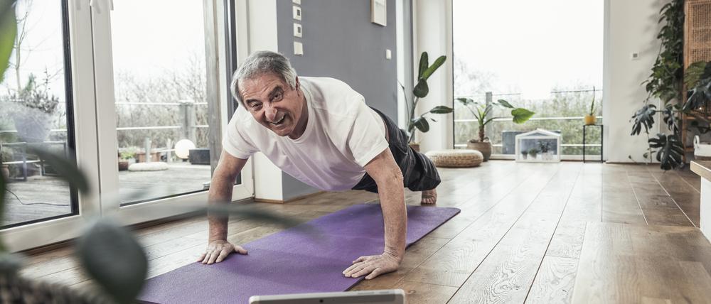Mit dem Alter bleiben immer mehr alte Zellen im Gewebe hängen. Sport kann sie beseitigen.