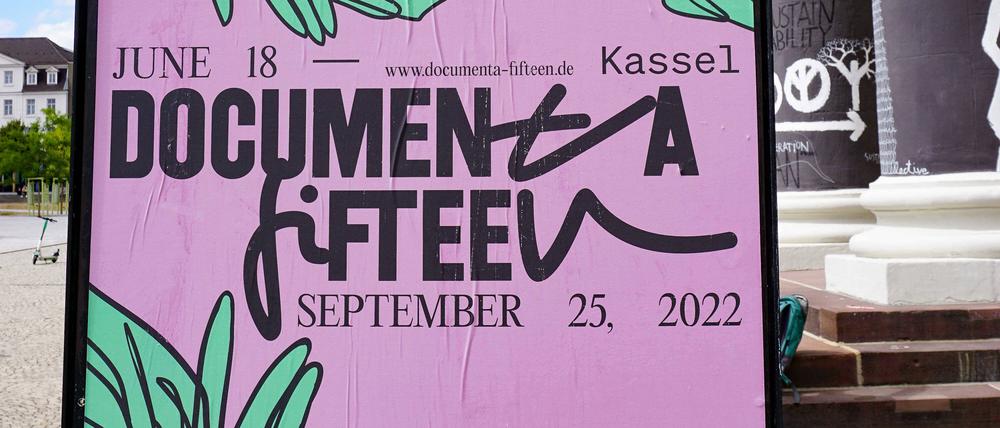 Skandalsommer 2022: ein Documenta-15-Plakat in Kassel.