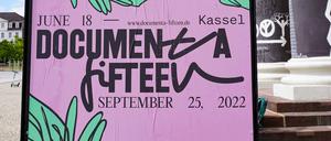 Skandalsommer: ein documenta-15-Plakat vor dem Fridericianum in Kassel. 