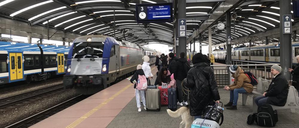 Deutsch-polnische Zugverbindung, Bahnhof Kattowitz