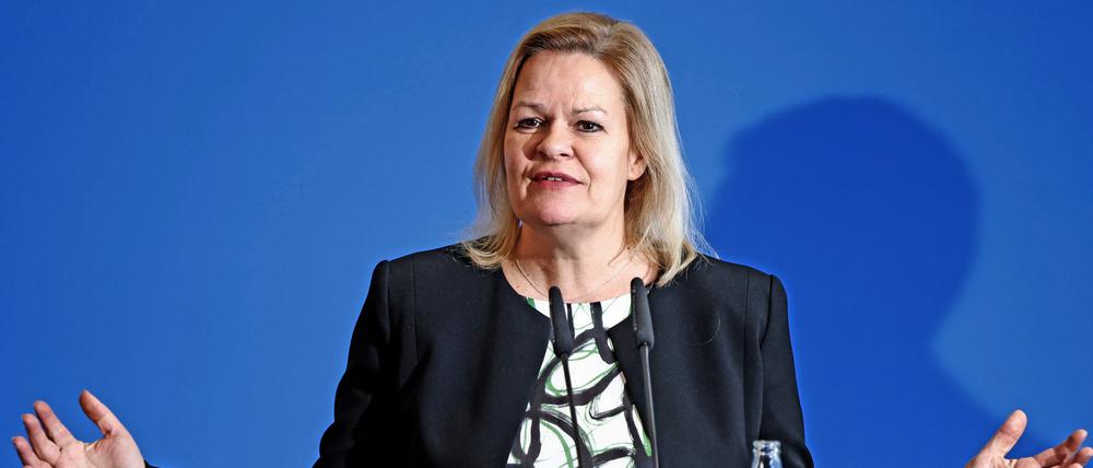 Nancy Faeser (SPD), Bundesministerin des Innern und Heimat, auf einer Pressekonferenz.