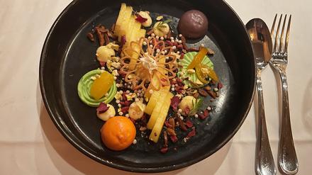 Mango mit Zitronengrasküchlein im Restaurant Root im Telegrafenamt.
