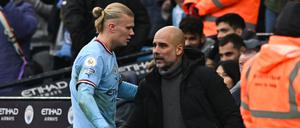 Bester Mann und Trainer. Pep Guardiola (rechts) reize das Potenzial von Erling Haaland nicht aus, wird in England krisiert.