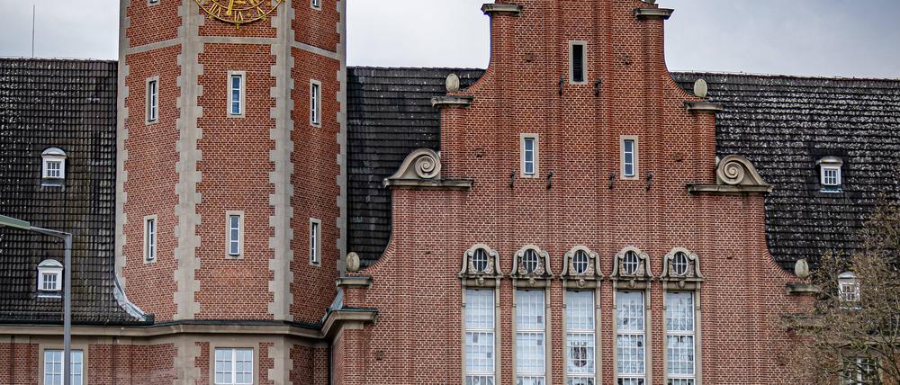 Das Rathaus Reinickendorf am Eichborndamm.