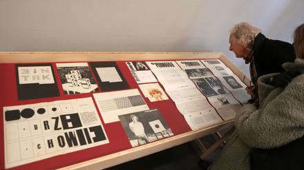 Die Ausstellung „Kunst ist, wenn sie trotzdem entsteht“ im Kunstraum Potsdam zeigt Werke des Künstlerpaars Ruth Wolf-Rehfeldt und Robert Rehfeldt.