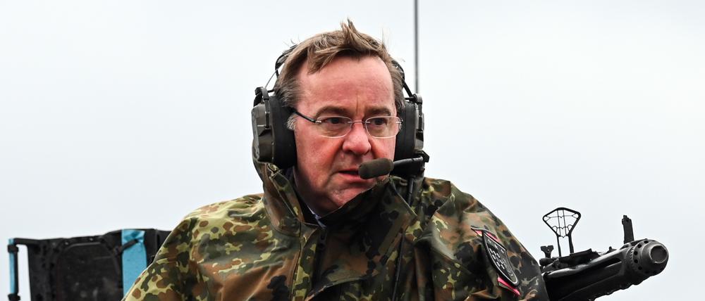 Verteidigungsminister Boris Pistorius (SPD) in einem Leopard 2 A6 des Panzerbataillons 203 der Bundeswehr