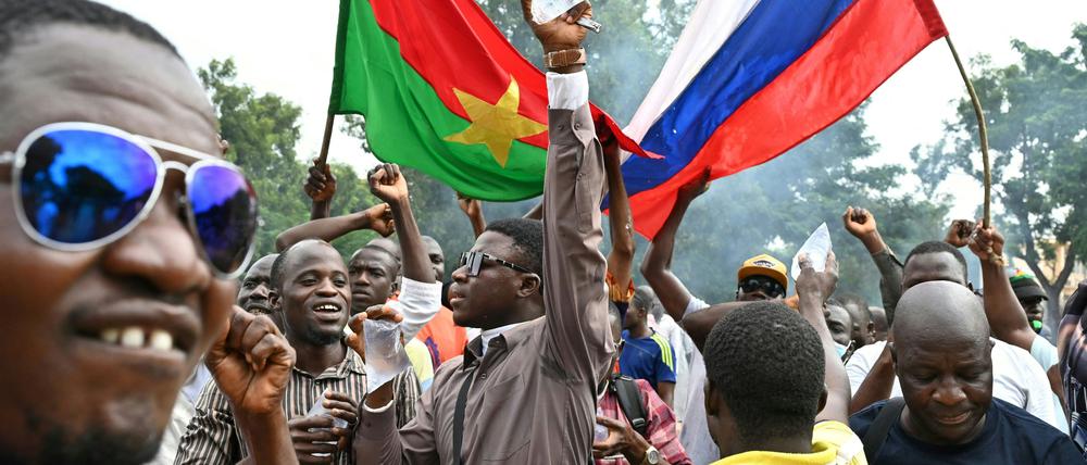 Pro-russische Demonstranten im westafrikanischen Burkina Faso.