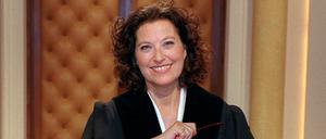 Die TV-Richterin Dr. Ruth Herz im August 2001 in einem Kölner Gerichtssaal.