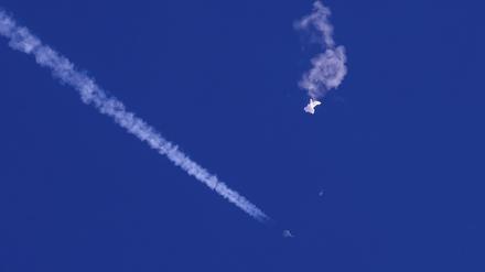 Nach dem Abschuss: Die Überreste des vor der Küste South Carolinas vom Himmel geholten Ballons. 