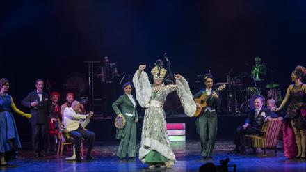 Auf der Bühne herrscht Turboquirligkeit bei dieser „Rache der Fledermaus“. Stets im Mittelpunkt: Christoph Marti als Rosalinde.