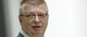 Der Präsident des Verfassungsschutzes, Thomas Haldenwang, hat vor einer Zunahme chinesischer Spionage in Deutschland gewarnt. 