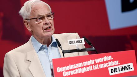 Hans Modrow 2018 als Redner beim Bundesparteitag der Linkspartei.  