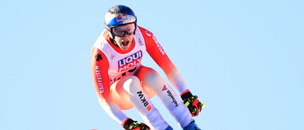 Als würde er fliegen: Marco Odermatt wählt in der Abfahrt die perfekte Linie.  