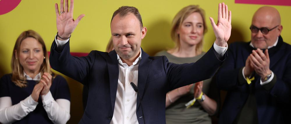 Spannung zwischen 4,5 und 5 Prozent: Sebastian Czaja bei der FDP-Wahlparty am Abend in der Bundeszentrale in Mitte.