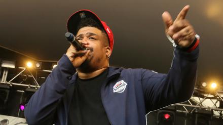 ARCHIV - 18.03.2017, USA, Austin: David Jude Jolicoeur von De La Soul singt am 18. März 2017 in Austin, Texas. Jolicoeur, weithin bekannt als Trugoy the Dove und eines der Gründungsmitglieder des Long Island Hip-Hop-Trios De La Soul, ist im Alter von 54 Jahren gestorben. Foto: Jack Plunkett/Invision via AP/dpa +++ dpa-Bildfunk +++