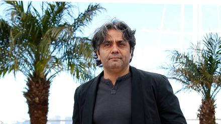 ARCHIV - 24.05.2013, Frankreich, Cannes: Der iranische Regisseur Mohammed Rassulof steht beim Photocall für den Film "Dast Neveshtehaa Nemisoosand" ("Manuscripts Don't Burn") bei den 66. Filmfestival in Cannes. (zu dpa: Bericht: Berlinale-Gewinner Rassulof im Iran freigelassen) Foto: Sebastien Nogier/EPA/dpa +++ dpa-Bildfunk +++