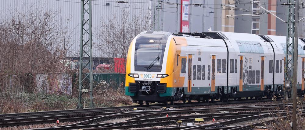 Der RE1 fährt im Mai und Juni nur noch bis Berlin-Charlottenburg.