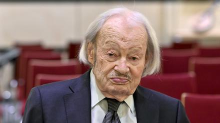 21.06.2021, Österreich, Wien: Friedrich Cerha, österreichischer Komponist und Dirigent. Cerha ist im Alter von 96 Jahren am 14.02.2023 in Wien gestorben, wie seine Familie der Deutschen Presse-Agentur mitteilte. Er galt als einer der wichtigsten zeitgenössischen Komponisten der Welt. Foto: Herbert Neubauer/APA/dpa +++ dpa-Bildfunk +++