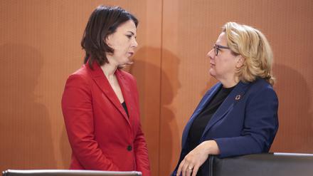 Annalena Baerbock (links) und Svenja Schulze wollen die Gleichstellung voranbringen.