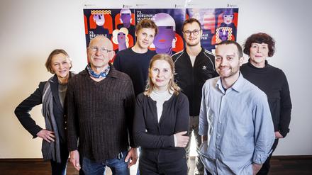 Die Tagesspiegel-Leserjury 2023 (v.l.): Irmela Schuller, Detlev Müller, Arthur Haake, Laura Klemens, Vincent Kelany, Hans Krestel und Jacqueline Blösch. 