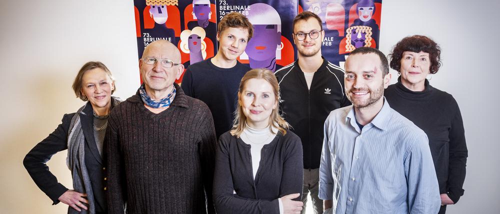 Die Tagesspiegel-Leserjury 2023 (v.l.): Irmela Schuller, Detlev Müller, Arthur Haake, Laura Klemens, Vincent Kelany, Hans Krestel und Jacqueline Blösch.